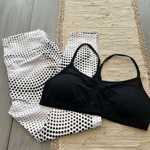 NWT Fabletics Powerhold Legging Sports Bra White Black Stars Dots Set Sz XXL - Picture 1 of 9